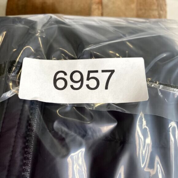 Patagonia Puff Down Jacket Kids Medium (10) Black Drop-Tail Sweater Slim Outdoor - Picture 14 of 14